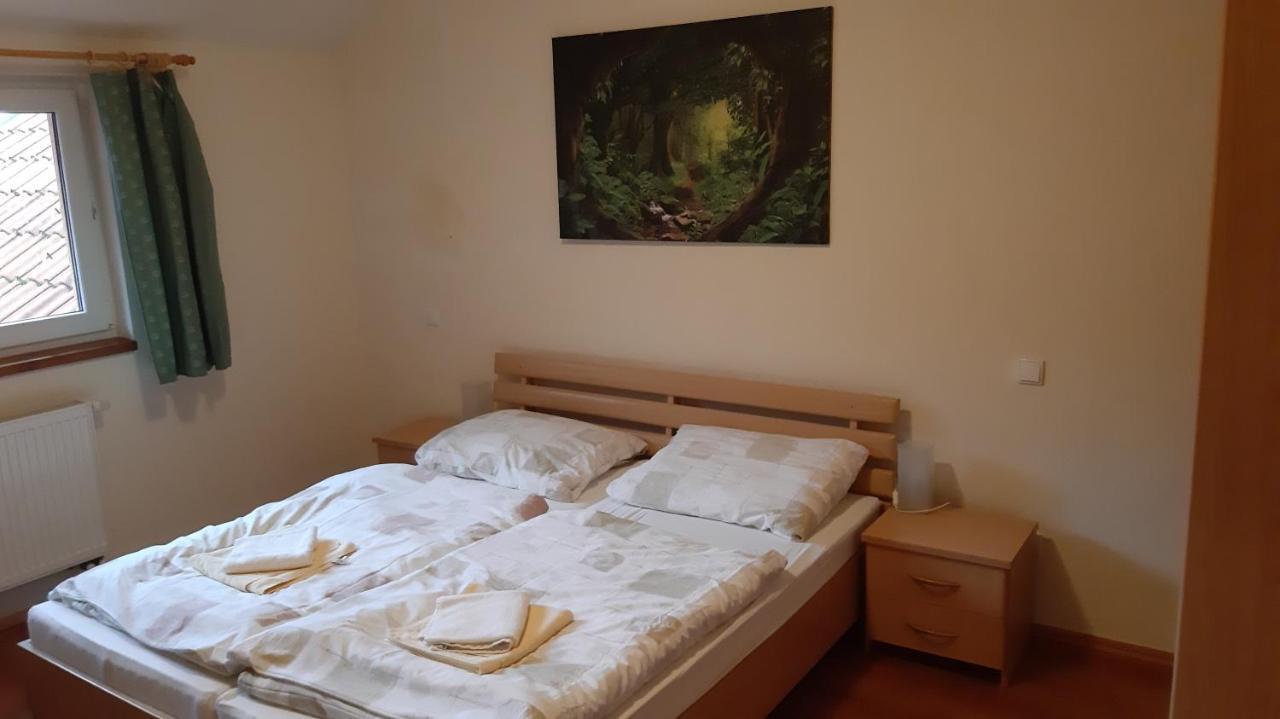 Penzion Pri Studnicke Omastina Buitenkant foto
