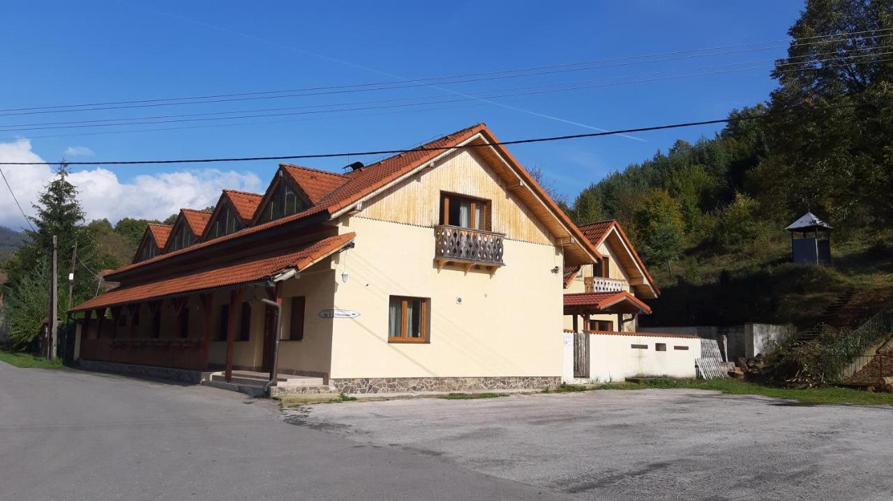 Penzion Pri Studnicke Omastina Buitenkant foto