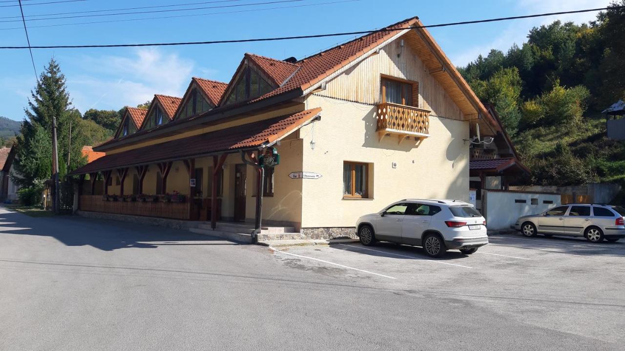 Penzion Pri Studnicke Omastina Buitenkant foto