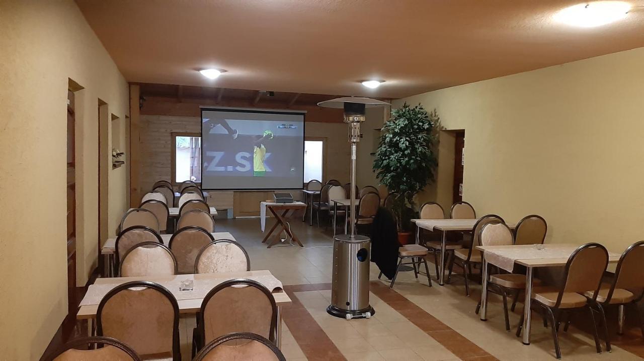 Penzion Pri Studnicke Omastina Buitenkant foto