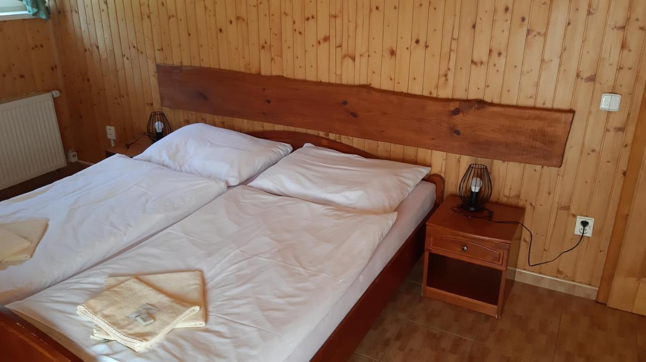 Penzion Pri Studnicke Omastina Buitenkant foto