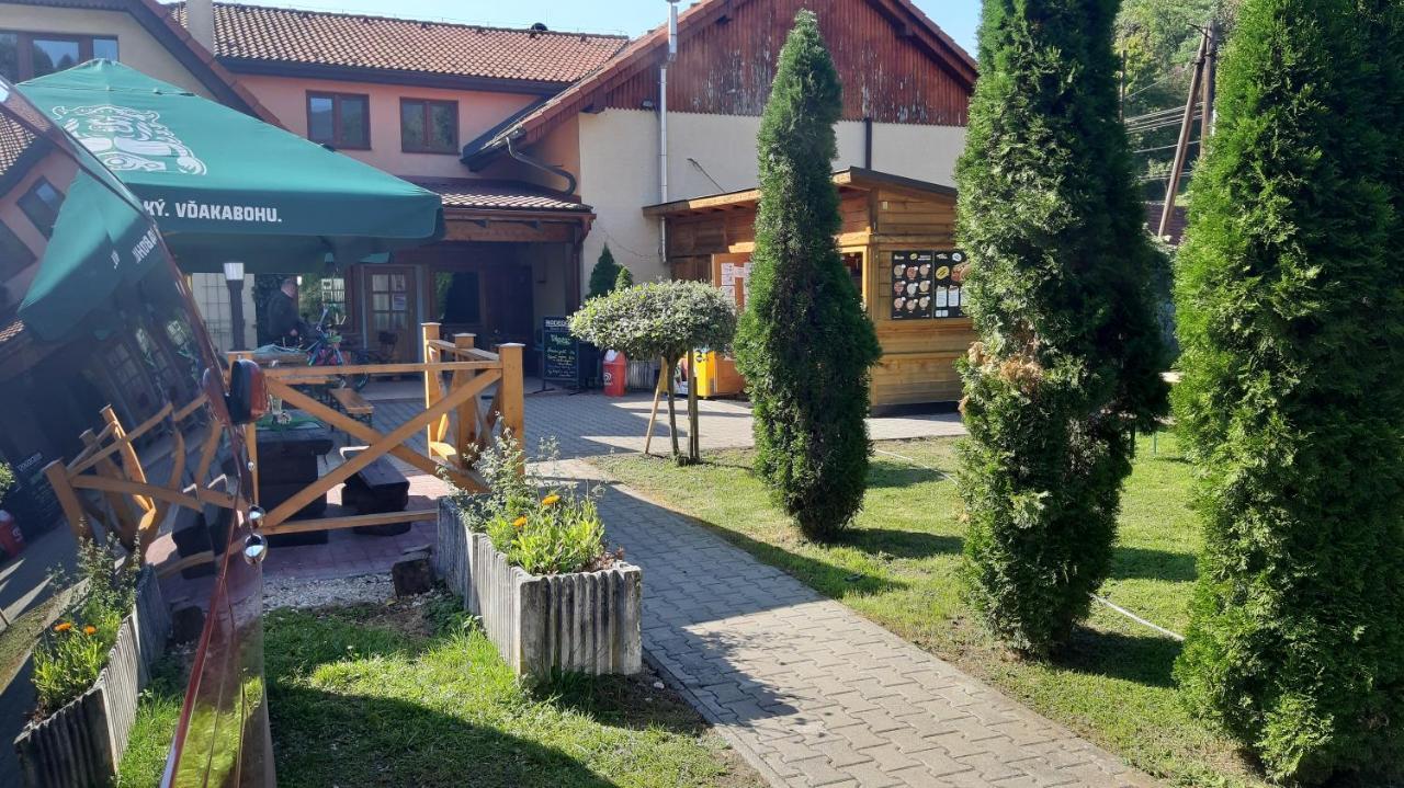 Penzion Pri Studnicke Omastina Buitenkant foto