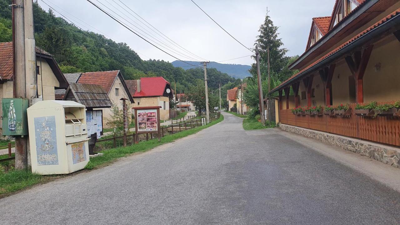 Penzion Pri Studnicke Omastina Buitenkant foto