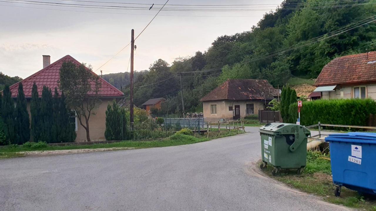 Penzion Pri Studnicke Omastina Buitenkant foto