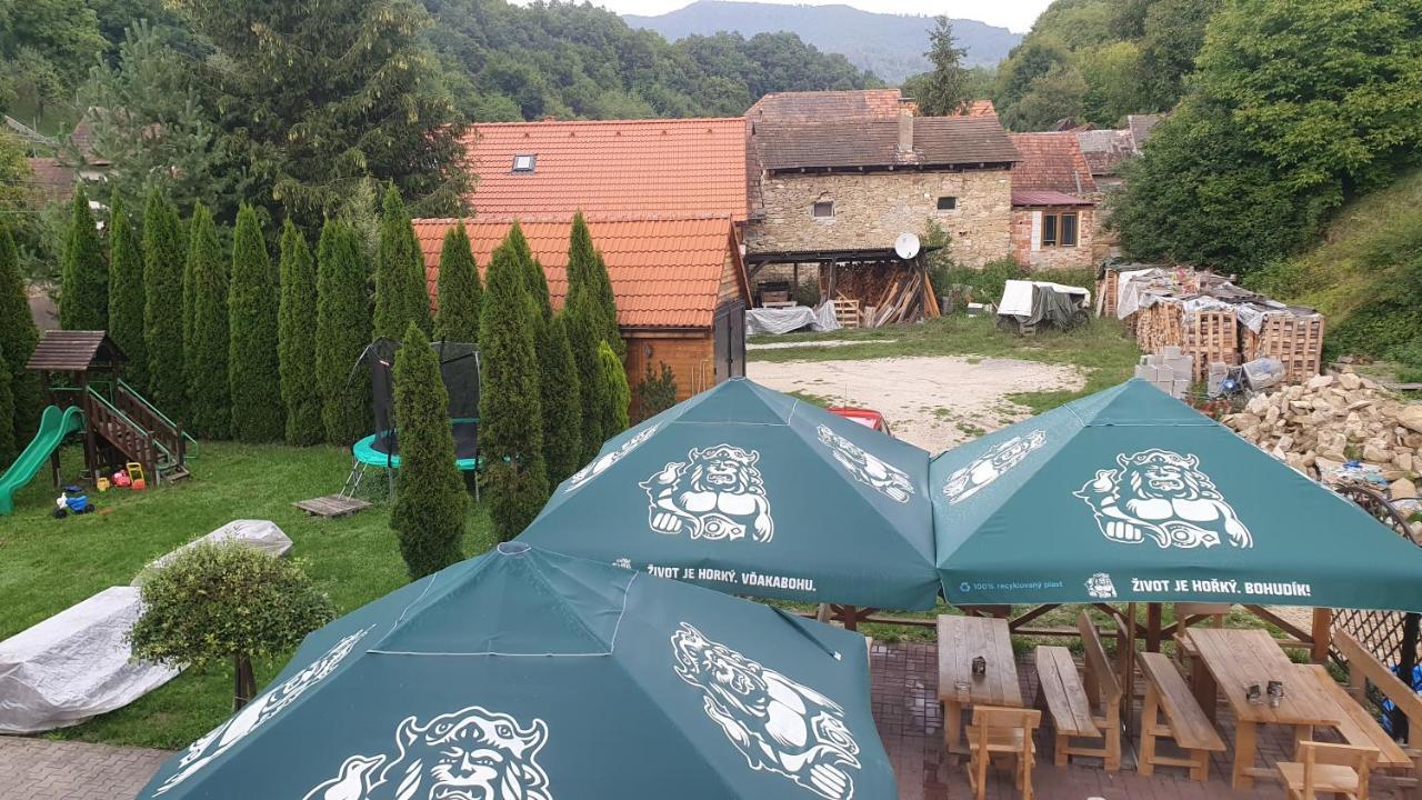 Penzion Pri Studnicke Omastina Buitenkant foto